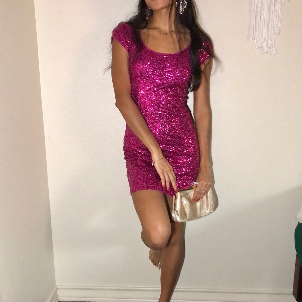 Pink sequenced dress by Divided H&M 👗